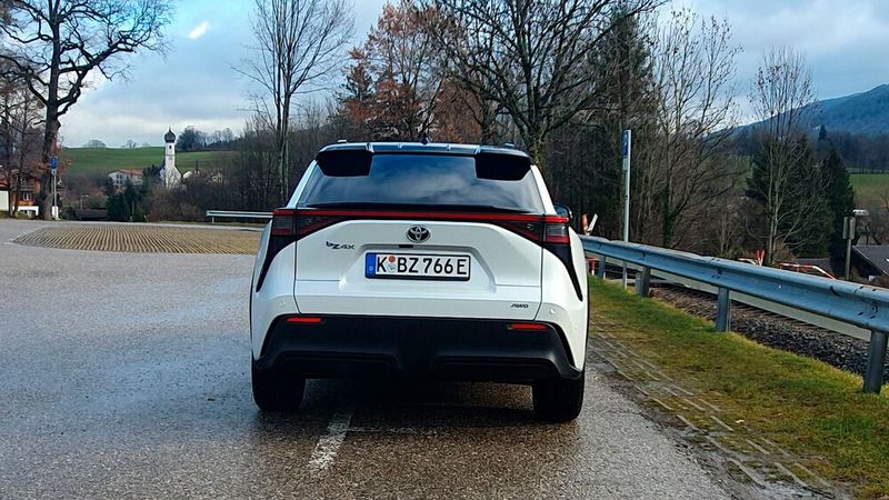 Was die erwarteten Käufer angeht, rechnet Toyota damit, dass die eine Hälfte Privatkunden und die andere Hälfte Gewerbekunden sein werden. (Bild: Mauritz – »kfz-betrieb«)