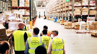 Dürfen es ein paar mehr sein? Doch wie kann man Logistikmitarbeiter für sich gewinnen und vor allem halten? Das sind Fragen, auf die sich Körber von vielen Unternehmen diverser Größe Antworten hat geben lassen. Was dabei herausgekommen ist, verrät der Beitrag. (Bild: Körber)