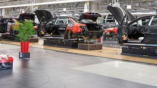 Aus der Produktion des Audi A8 am Standort Neckarsulm sind die FTF von Grenzebach nicht mehr wegzudenken. Sie steigern die Effizienz des Materialflusses und sorgen stets dafür, dass die richtigen Güter zum richtigen Zeitpunkt am richtigen Ort sind. (Grenzebach Maschinenbau)