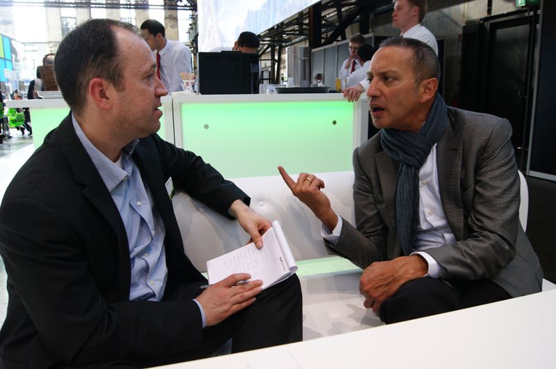 IT-BUSINESS-Redakteur Michael Hase im Interview mit Also-Actebis-Chef Gustavo Möller-Hergt (Archiv: Vogel Business Media)