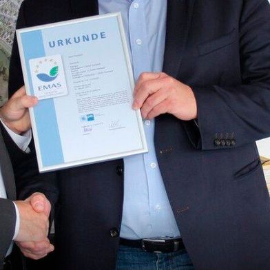 Tesla hat für den Umweltschutz im Rahmen des Werkes in Grünheide bei Berlin des EU-Umweltsiegel EMAS erhalten. Damit sind aber auch zukunftsgerichtete, weitere Maßnahmen verbunden ... (Bild: G. Seltermann)