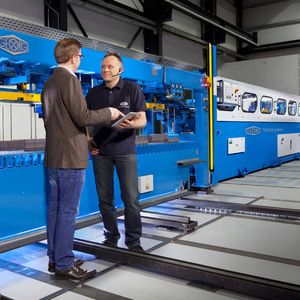 Die Heinrich Georg GmbH Maschinenfabrik verbessert mit Symmedia SP/1 ihren Maschinenservice. Im Servicefall ist professionelle Hilfe schnell vor Ort.