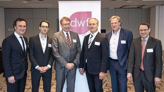 6. Forum 3D-Druck und Recht in Köln: (v.l.) Marco Müller-ter Jung (DWF), Max Rehberger (TÜV Süd), Prof. Dr.-Ing. Gerd Witt (Universität Duisburg-Essen), Klaus Brisch (DWF), Michael Eichmann (Stratasys), Detlef Kürten (IHK Köln) (Matthias Sandmann; dwf)