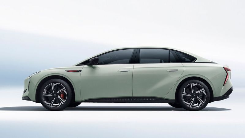 Die elektrisch angetrieben Businesslimousine Hongqi EH7 soll noch in diesem Jahr nach Europa kommen.(Bild:  Ding-Yi)