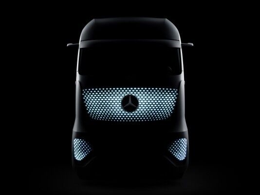 Der Mercedes-Benz Future Truck 2025: Weltpremiere der spektakulären Studie des Lkw von morgen – autonome Fahrt in eine faszinierende Zukunft (Bild: Mercedes-Benz)