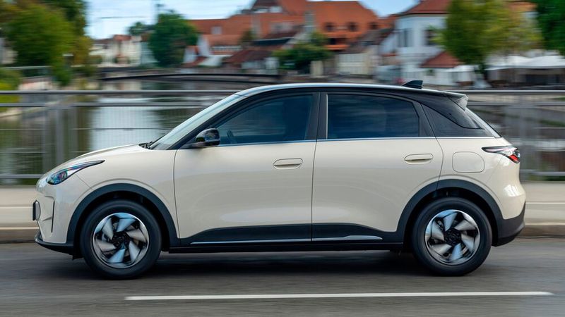 Geely bietet auf das Auto insgesamt und auf den Akku jeweils 8 Jahre oder bis 200.000 Kilometer Garantie. (Bild: Geely)