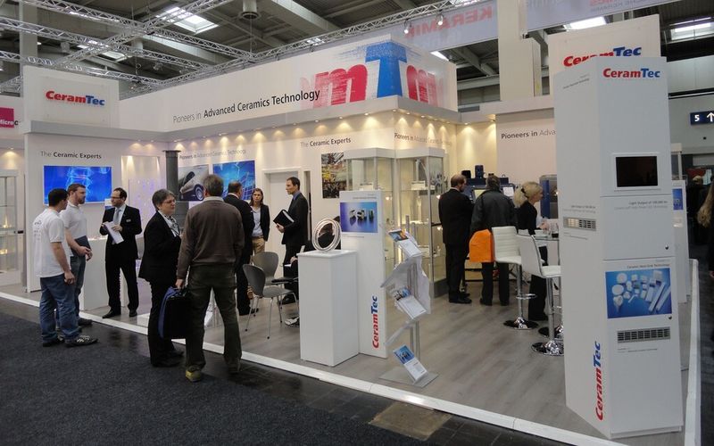 Gut besucht war auch der Messestand der Ceramtec GmbH aus Plochingen: Die Keramikexperten präsentierten ihre neuesten Produkte und Entwicklungen. (Bild: Ceramtec)