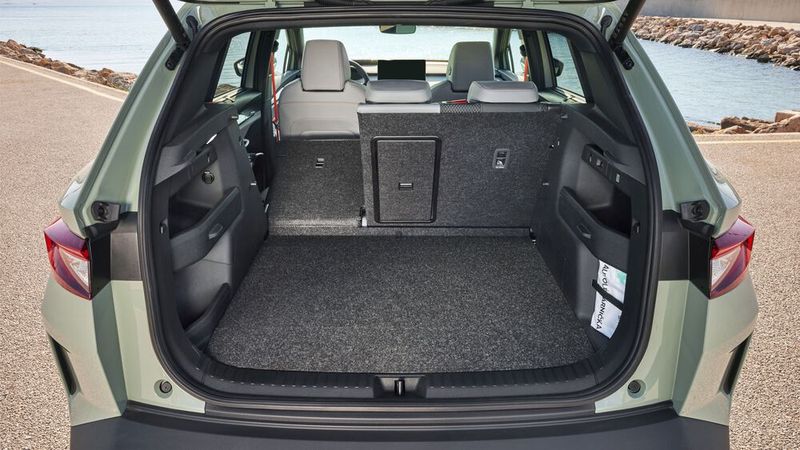 ... dafür ist an den Innenseiten kleine Regale für ebenso kleine Utensilien eingebaut, die für Ordnung sorgen sollen. (Bild: Skoda)