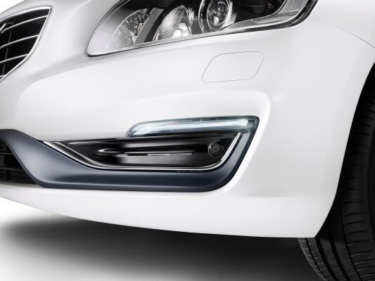 Der Volvo S60L PPHEV Concept Car ist in einem matten Crystal Weiß-Perleffekt lackiert. (Bild: Volvo)