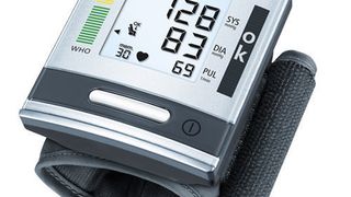 In Uttenweiler auf Lager: Blutdruckmessgeräte sollen neben anderen Produkten im neuen Logistikzentrum gelagert, kommissioniert und versandt werden. Bild: Beurer (Archiv: Vogel Business Media)