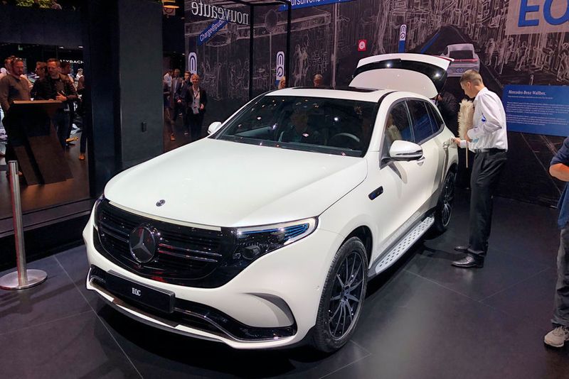 Den elektrischen EQC hatte Mercedes bereits Anfang September vorgestellt. (press-inform)