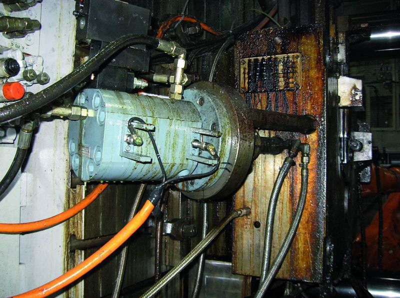 Bild 4: Zylinder mit kraftverstärkter hydraulischer Verriegelung in einer Druckgießmaschine für Aluminium- und Magnesiumteile. Die Belastung der Zylinder durch thermische und mechanische Einflüsse ist sehr hoch. Bilder: Hydropneu (Archiv: Vogel Business Media)