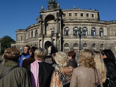 Die Semper Oper in Dresden zeigte sich in bestem Licht. (Archiv: Vogel Business Media)