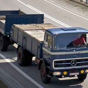 Mehr als 30 Jahre alte Nutzfahrzeuge werden derzeit immer beliebter. Im Bild ein Mercedes LP 1624 von 1964.(Foto:  Daimler)