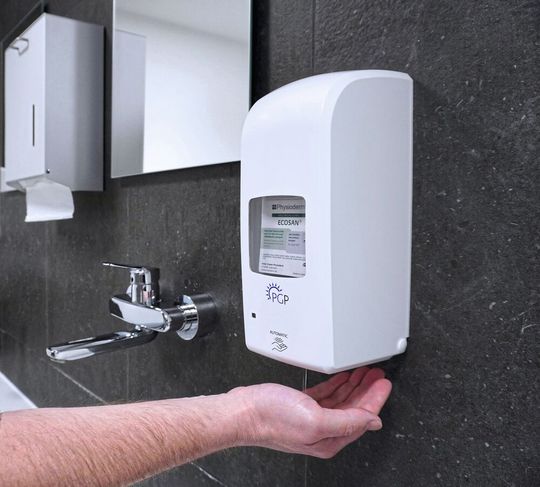 Der Spender Variomat Pro Touchless ist nun laut Herstellerangaben ,spritzwassergeschützt‘ zertifiziert.(Bild:  PGP)