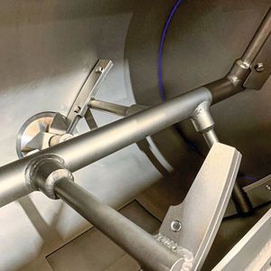 Innenansicht eines Paddel-Hochgeschwindigkeitsmischers(Bild:  Winkworth)