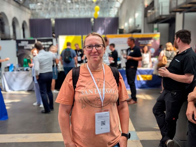 Besucherstimmen der LAB-SUPPLY Innsbruck 2025  Jennifer Müller, Uni Innsbruck:  „Ein Grund, dass ich heute hergekommen bin: Die LAB-SUPPLY ist hier bei uns in Innsbruck, also direkt vor der Haustür. Und es ist auch nicht so überlaufen wie andere große Messen.“    Mehr Infos zu den kommenden LAB-SUPPLY-Messen finden Sie auf www.lab-supply.info (Bild: VCG – Lüttmann)