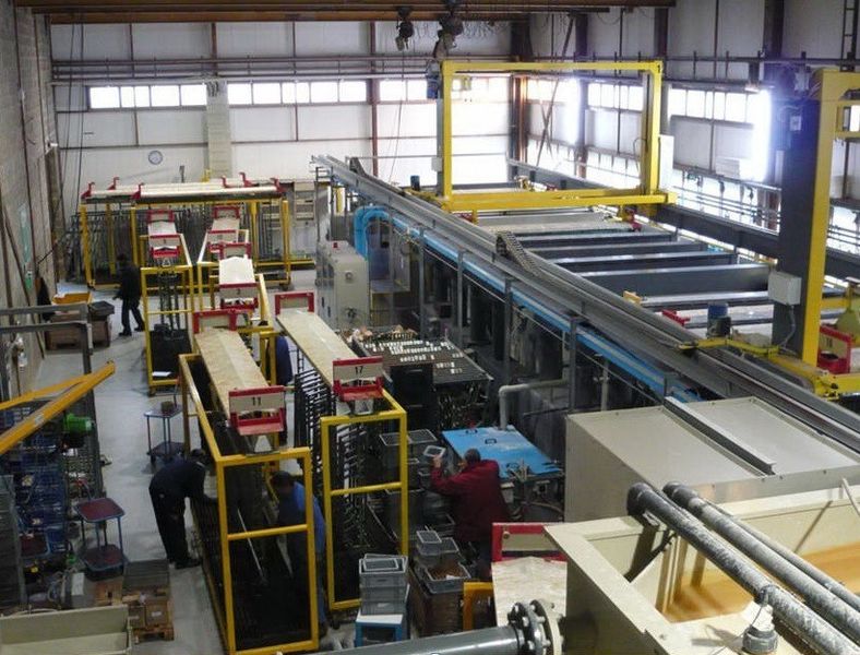 Installation automatique de zingage électrolytique First Zingage Electrolytique SA. (Image: First Industries SA)