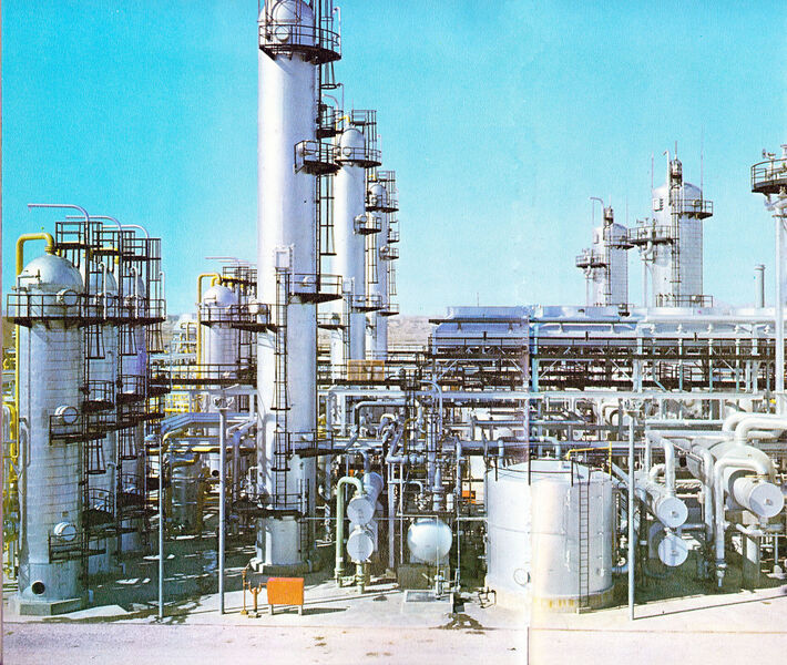Our number four: Iran: Despite international trade embargos, the country still produces 4321 thousand barrels of oil per day. This refinery produces petroleum products for Iran's National Iranian Oil Company, mostly for export markets in Asia. (Picture: National Iranian Oil Company)