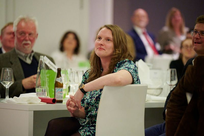 Impressionen vom ELEKTRONIKPRAXIS Frühlingsfest 2023 im Ketterer Kunst mit der Verabschiedung von Johann Wiesböck.  (Bild: © EYE AM CHRIS)