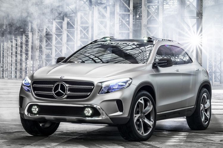 Beim Design setzt sich das SUV deutlich von seinen Plattformbrüdern der A- und B-Klasse ab. Der Kühlergrill steht steiler im Wind, die Flanken wirken kräftiger und am Heck sorgt eine Mischung aus Unterfahrschutz und Diffusor für optische Wucht. (Foto: Mercedes)