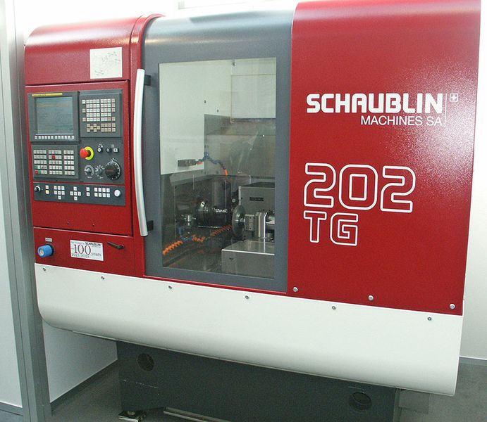 Dank vielfacher Modifikationslösungen lässt sich die Hochpräzisionsmaschine 202 TG optimal an die jeweiligen Produktionsanforderungen der Anwender anpassen. (Schaublin)