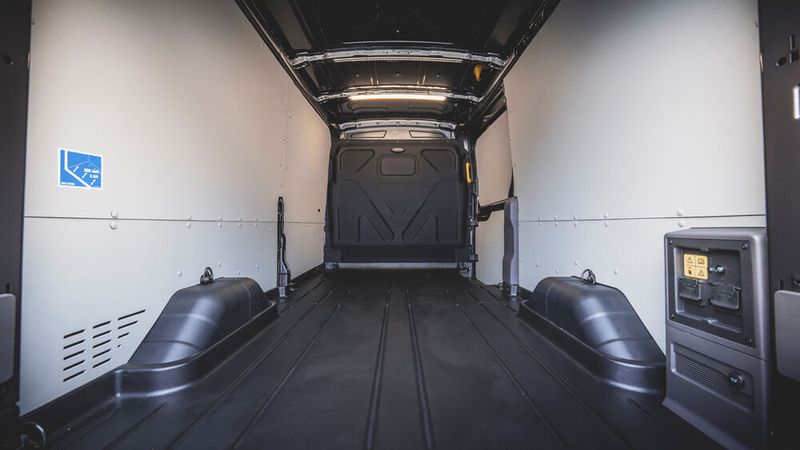 Das Ladevolumen beträgt bis zu 15,1 Kubikmeter. (Bild: Ford)