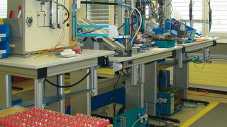 Das Arbeitsplatzsystem RK Easywork überzeugt durch klare Linien in der Arbeitsplatzergonomie von Bircher Reglomat. (Bild: RK Rose+Krieger)