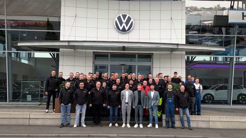 Das Autohaus Hermann Klein ist ein Partner der VW-Konzermarken mit nur einem Standort im hessischen Fuldatal. Als Rund-um-Versorger in Sachen Mobilität ist Klein auch für die Pannenhilfe in seiner Region zuständig, und zwar für mehrere Anbieter vom eigenen Konzern bis hin zu diversen Automobilklubs. Aus diesem Geschäftsfeld hat Klein ein perfekt ... (Bild: Rosenow – VCG)
