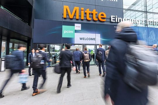 Die PCIM wird vom 09. – 11.06.2026 erneut zum zentralen Treffpunkt der Leistungselektronik. (Bild:  Mesago / Arturo Rivas)
