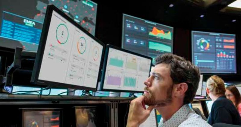 In einer hybriden IT-Welt braucht man End-to-End-Lösungen, die Unternehmensdaten über alle Bereiche hinweg schützt. Die Lösungen von HP Enterprise für hybride IT-Infrastrukturen umfassen das komplette Spektrum von End-to-End-Security mit Hochverfügbarkeit, Snapshots, Backup, Disaster Recovery und Archivierung. So lässt sich das Risiko von Datenverlusten minimieren, was finanzielle Schieflagen, Liquiditätsengässe oder Reputationsverluste verhindert.  (Bild: HPE)