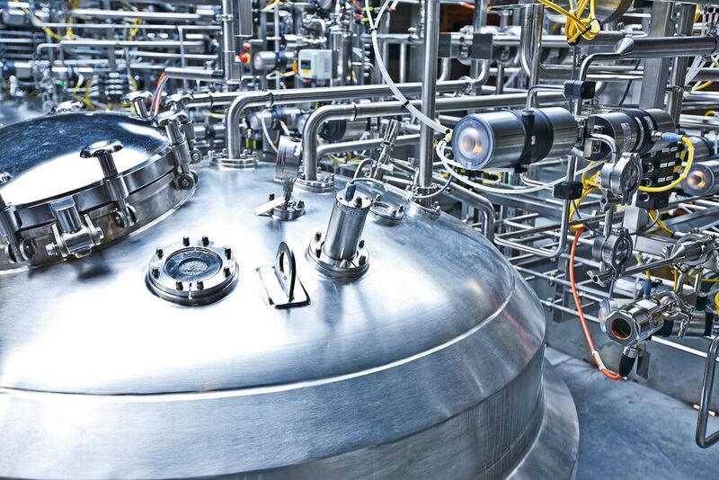 Die kompakte, hygienegerechte Systemlösung zur Druckregelung in Tanks reagiert sehr schnell auf Änderungen von Temperatur und Füllmenge sowie auf chemische Reaktionen.  (Bürkert Fluid Control Systems)