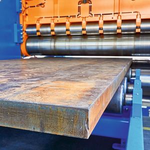 Die weltweit größte Richtmaschine wird 2021 in einer chinesischen Werft erstmals bis zu 4.000 mm breite und bis zu 120 mm dicke Stahlbleche richten. Hydraulik von Bosch Rexroth kommt in der Rekord-Maschine zum Einsatz.