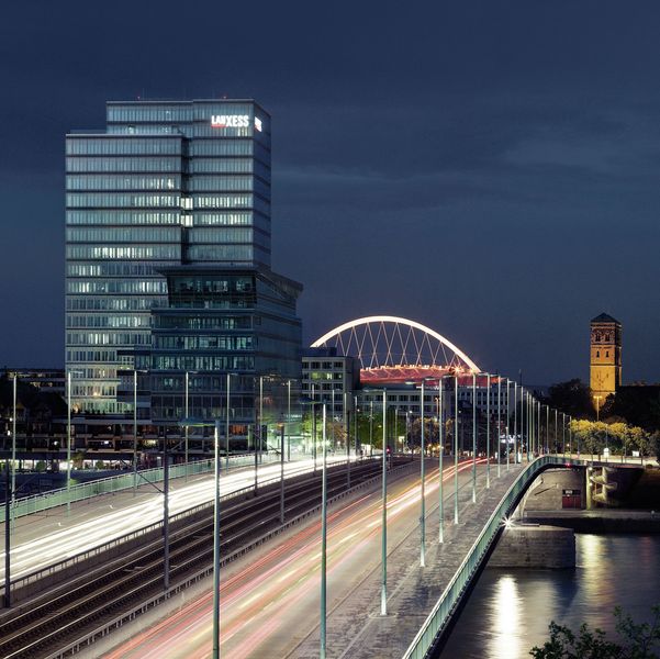 Seit dem 1. August steuert der Spezialchemie-Konzern Lanxess offiziell seine weltweiten Geschäfte vom Lanxess Tower in Köln aus. (Bild: Lanxess)