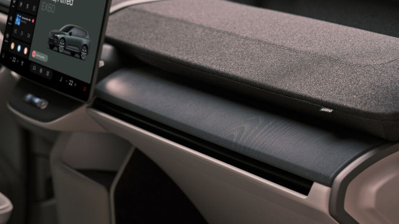 Natürliche Materialien sollen einen beruhigenden Innenraum schaffen. (Bild: Volvo)