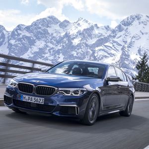 (BMW)
