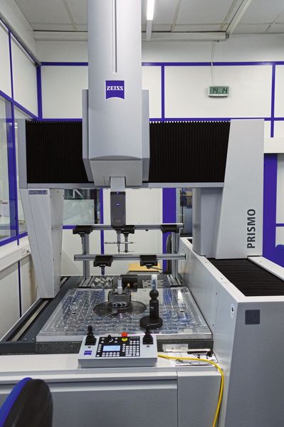 Une des dernières acquisitions de l’entreprise, la machine de mesure Zeiss Prismo de très haute précision. (BildMSM)