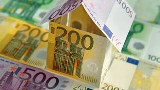 Stiller finanzieller Rückenwind. Die BayBG unterstützt den Kunststoffspezialisten Hebra Maschinen- und Formenbau jetzt als stiller Teilhaber. Ziel war der Bau eines neuen Betriebsgebäudes in Alfeld. (dpa)