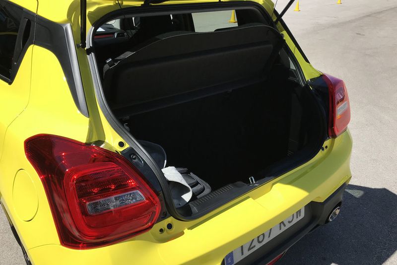 In den Kofferraum passen mindestens 265 und maximal 947 Liter. (Seyerlein/»kfz-betrieb«)