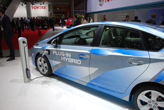 In Genf feiert Toyota mit dem Prius-Plug-in-Hybrid Weltpremiere. Er soll auf 100 Kilometer knapp unter 2,5 Liter verbrauchen. (Archiv: Vogel Business Media)