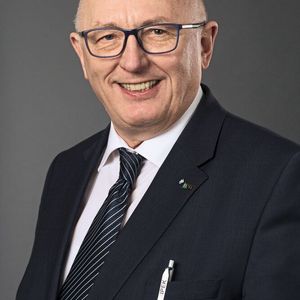  „Wir können nicht allein mit den Entwicklungsmethoden und -prozessen des 20. Jahrhunderts die Herausforderungen des 21. Jahrhunderts lösen – erst recht nicht in der Entwicklung und Konstruktion“, fordert Professor Albert Albers, Sprecher der Institutsleitung des Institut für Produktentwicklung (IPEK) am Karlsruher Institut für Technologie. (Bild:  fraunhofer)