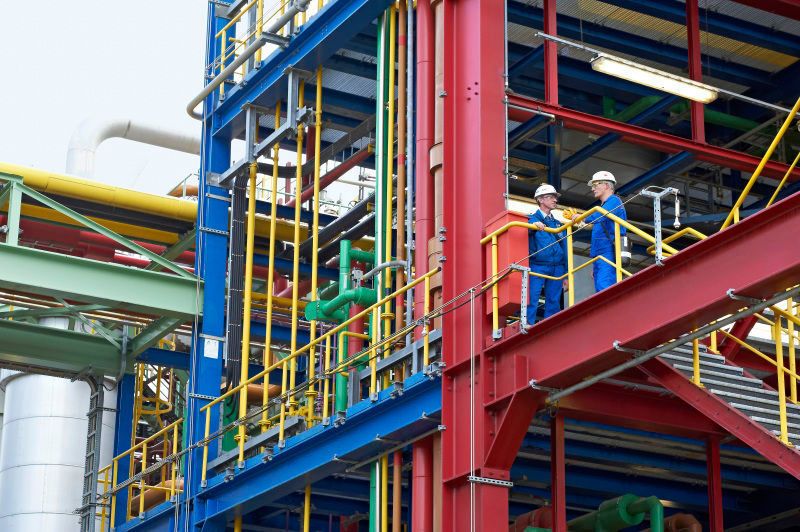 The experts from TÜV SÜD Chemie Service analyse all potential internal and external hazards within the scope of accident and event investigations. (TÜV SÜD)