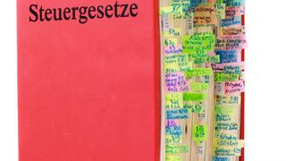 Zum Jahresbeginn kommen viele steuerlichen Änderungen auf die Unternehmen zu. (© simoneminth/Fotolia.com)