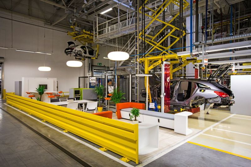 Mercedes-Benz is building a new factory in Kecskemét: aerial view of the Mercedes-Benz Factory in Kecskemét (Daimler AG; Mercedes-Benz Cars, http://gyar.mercedes-benz.hu)