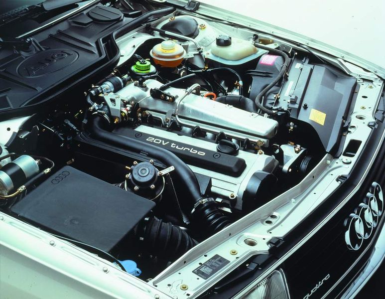 Höchste Evolutionsstufe: Der 20-V-Turbomotor brachte dank Quattroantrieb seine 220 PS/162 kW sicher auf die Straße. (Archiv: Vogel Business Media)