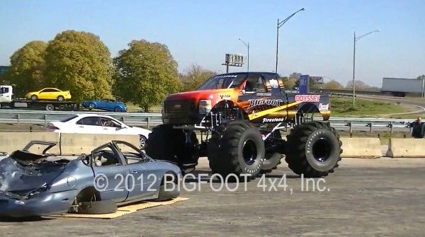 Der Bigfoot 20: der weltweit erste Monstertruck mit Elektroantrieb macht mit über 260 kW und 1100 Nm Autos umweltschonend platt (Bild: Bigfoot 4x4 Inc.)