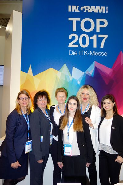 Keine IM Top ohne dieses Power-Team, (v. l.) Cornelia Ehrl, Andrea Achter, Katharina Greipl, Chiara Reuße Sanchez, Veronika Magerstädt und Nazanin Faghihzadeh. (Bild: IT-BUSINESS)