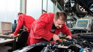 In vielen Werkstätten war die Auslastung der Mechaniker im März rückläufig.  (ProMotor/Volz)