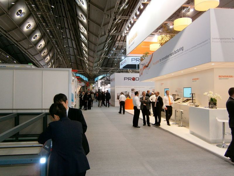 Impressionen von der formnext 2015 - powered by tct...bereits am ersten Tag bevölkerten ettliche Besucher die Halle 3.1 in Frankfurts Messeareal. (Bild: Königsreuther)