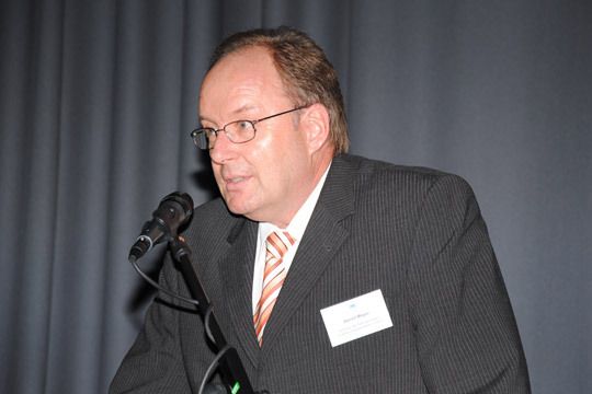 Bedankte sich im Namen der Importeure: Bernd Mayer sprach für den VDIK. (Archiv: Vogel Business Media)